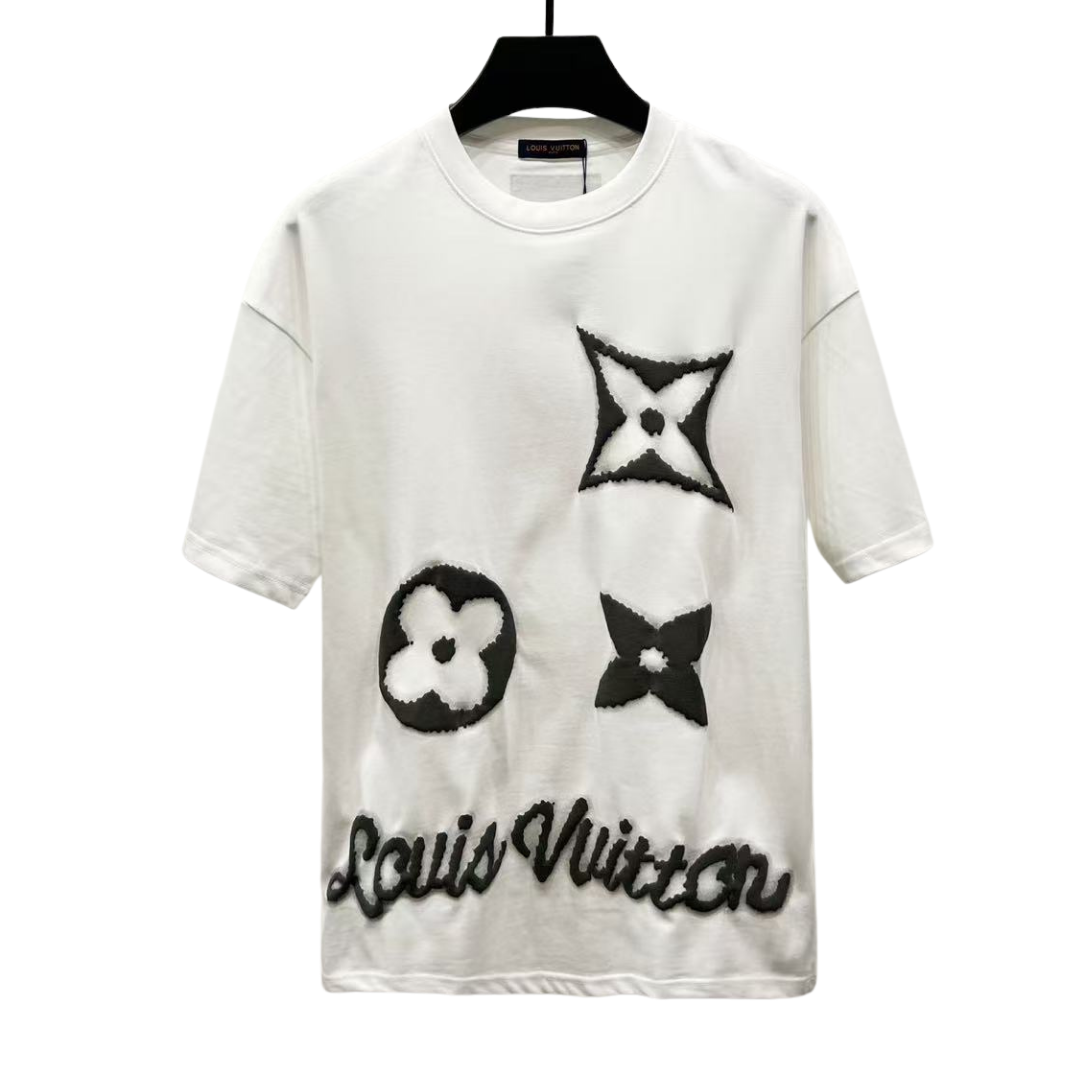Louis Vuitton T-Shirt with embroidered fur designed logo