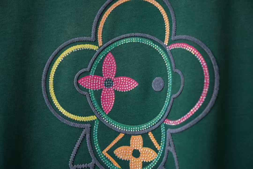 Louis Vuitton T-Shirt flower cartoon logo with embroidered diamonds