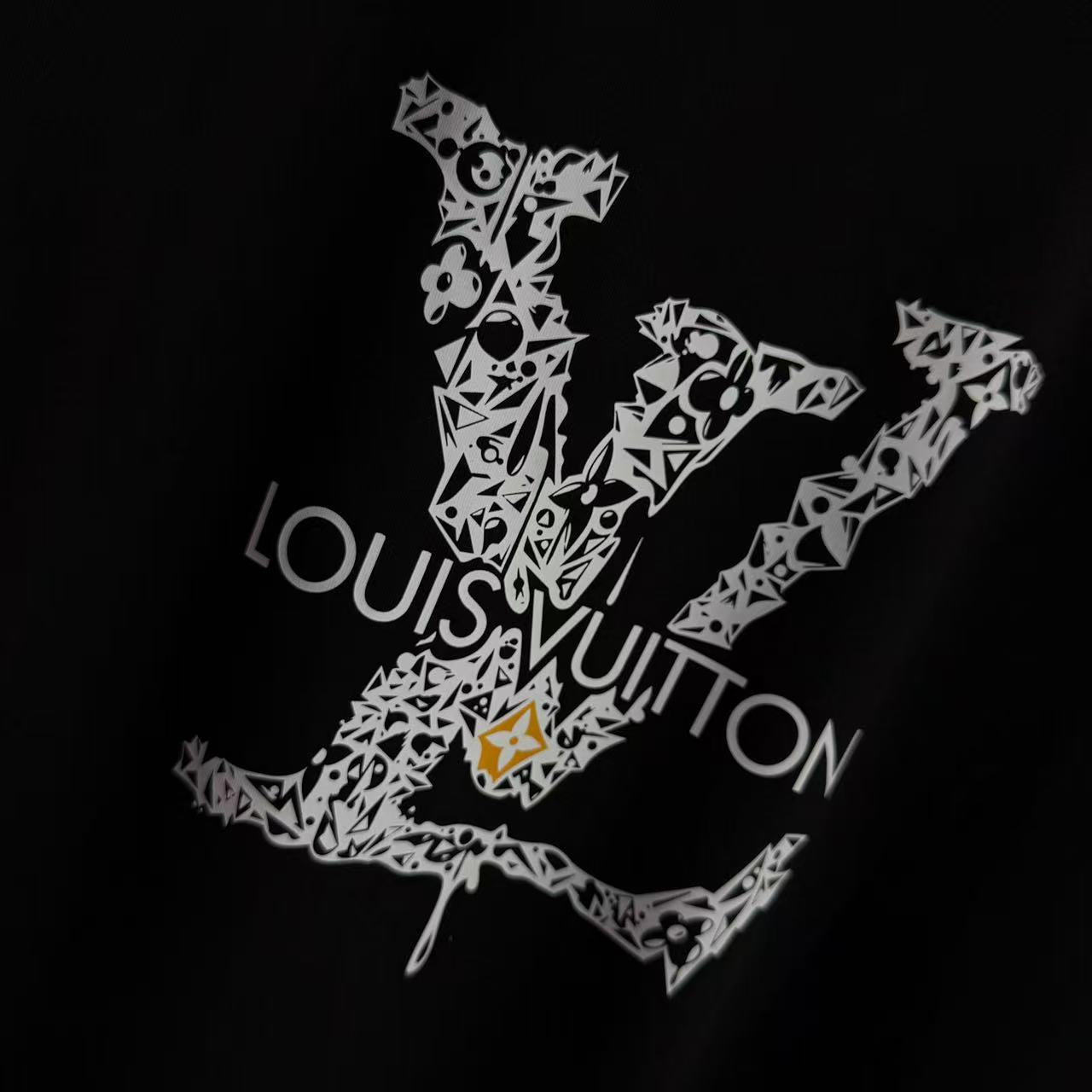 Louis Vuitton T-Shirt printed chest with back logo