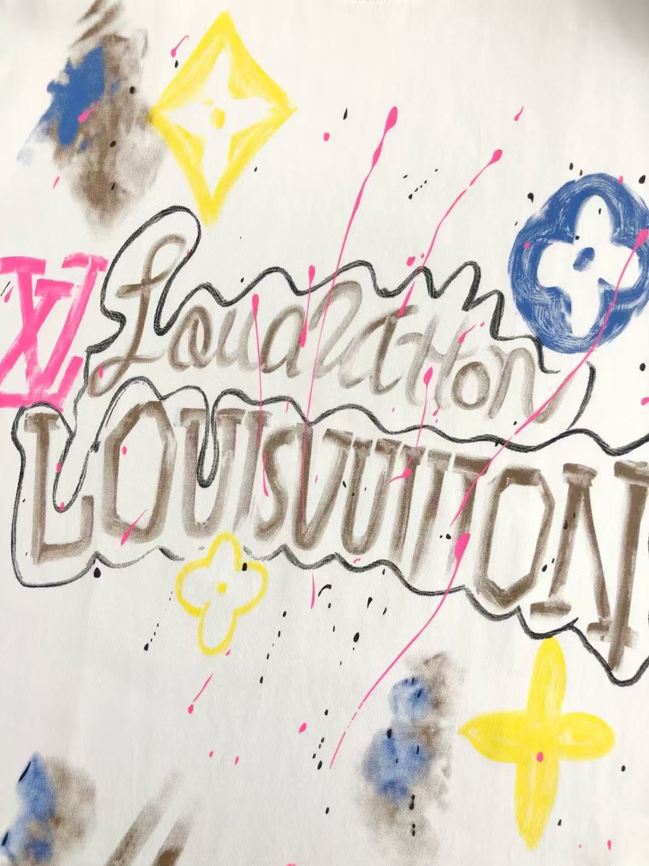 Louis Vuitton T-Shirt full spray paint logo