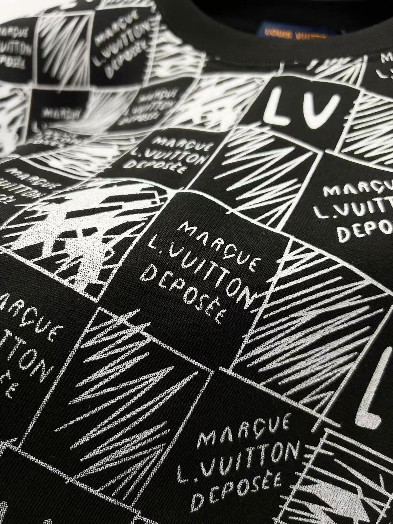 Louis Vuitton T-Shirt chess board designed logo