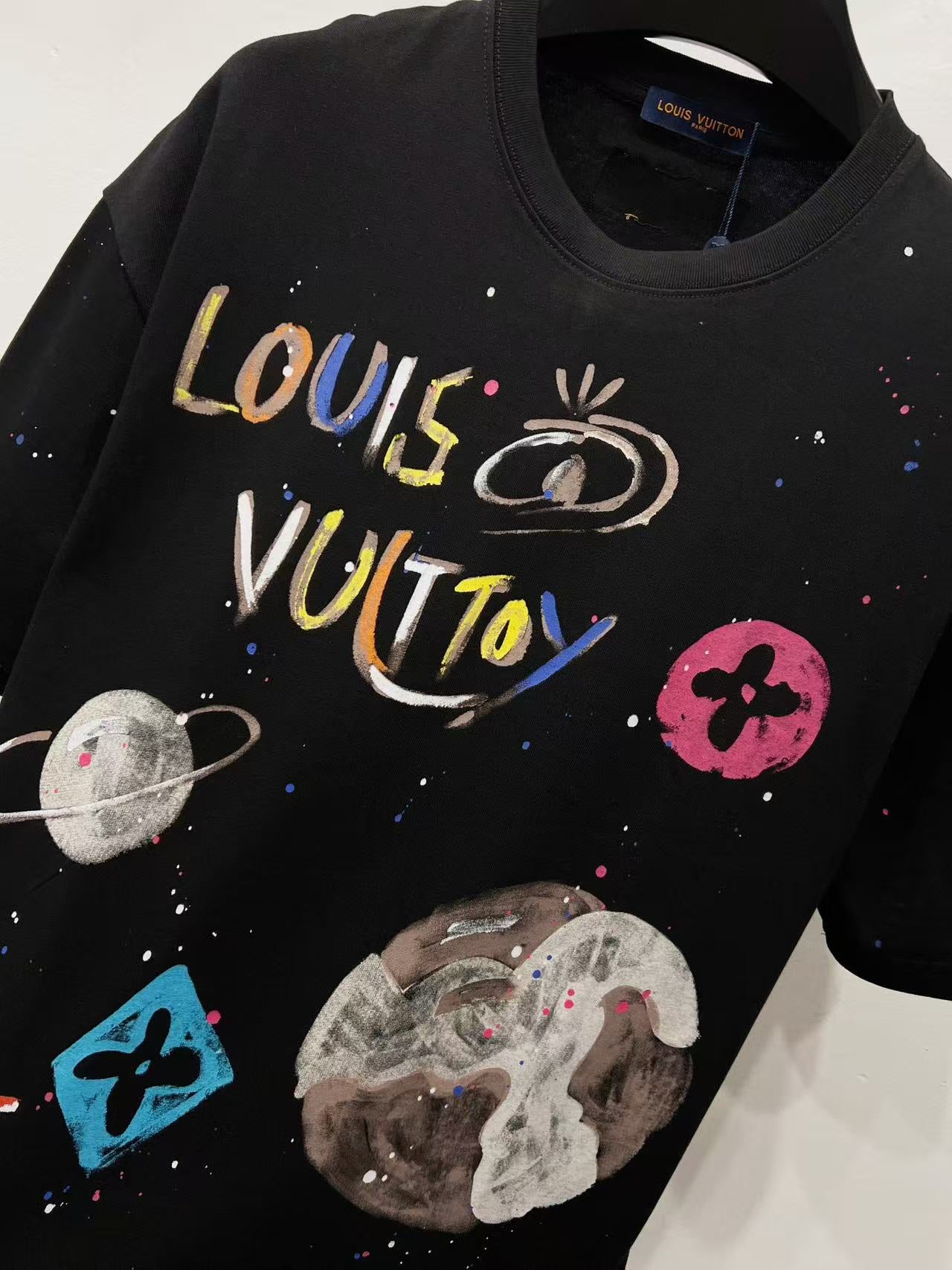 Louis Vuitton T-Shirt space spray paint logo designed