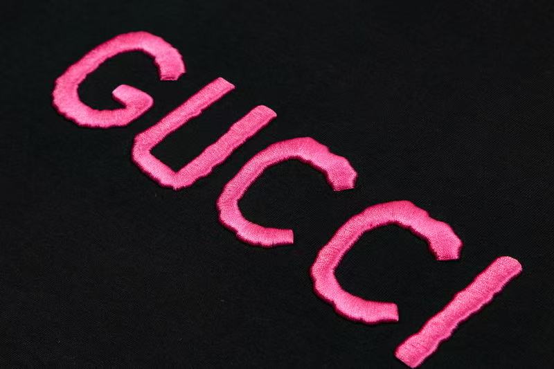 Gucci Squared Embroidered Wording Logo Tee