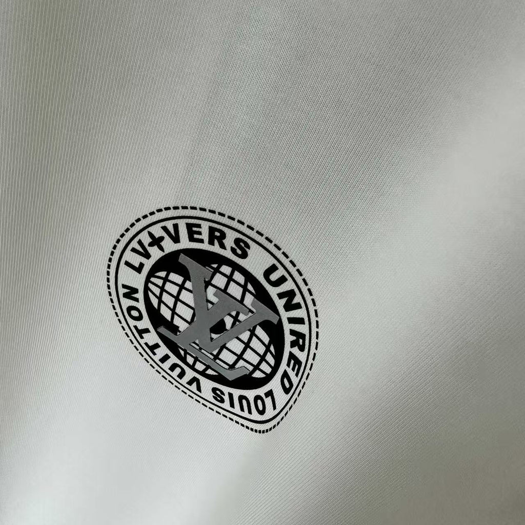 Louis Vuitton T-Shirt unired x LV patch designed
