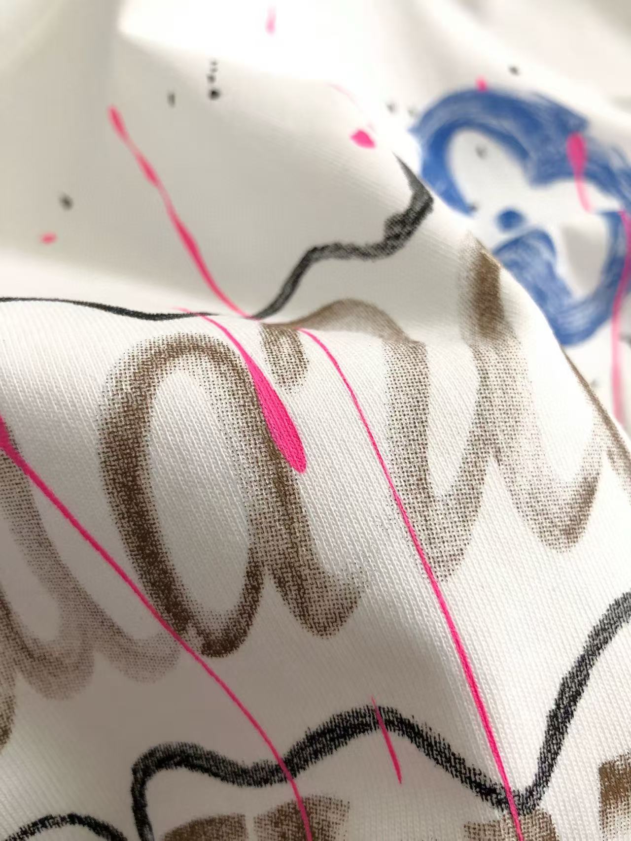 Louis Vuitton T-Shirt full spray paint logo